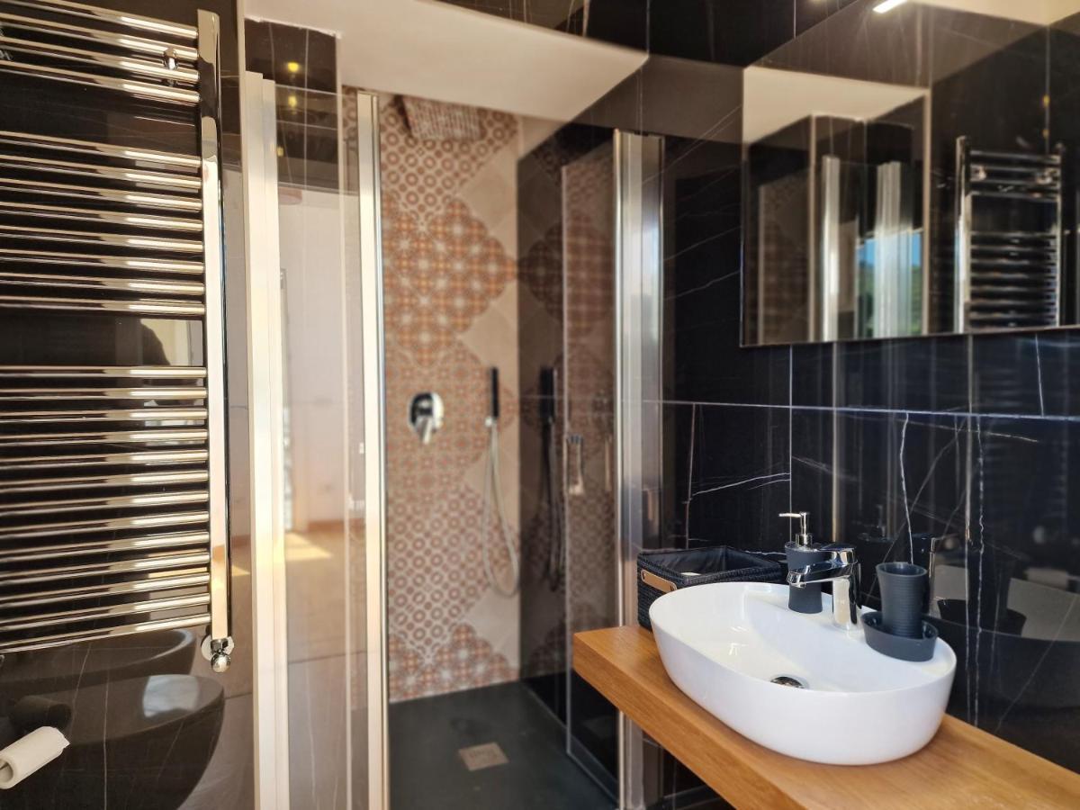 Апартаменты Savarese Luxury Palace Вико-Экуенсе Экстерьер фото